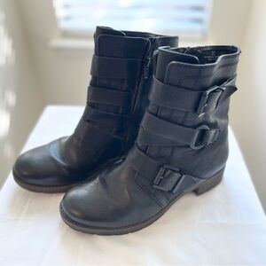 Crown Vintage Women's Black Leather Ankle Boots